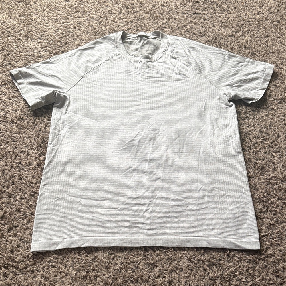 Lululemon Metal Vent Tech Tee Mens size M